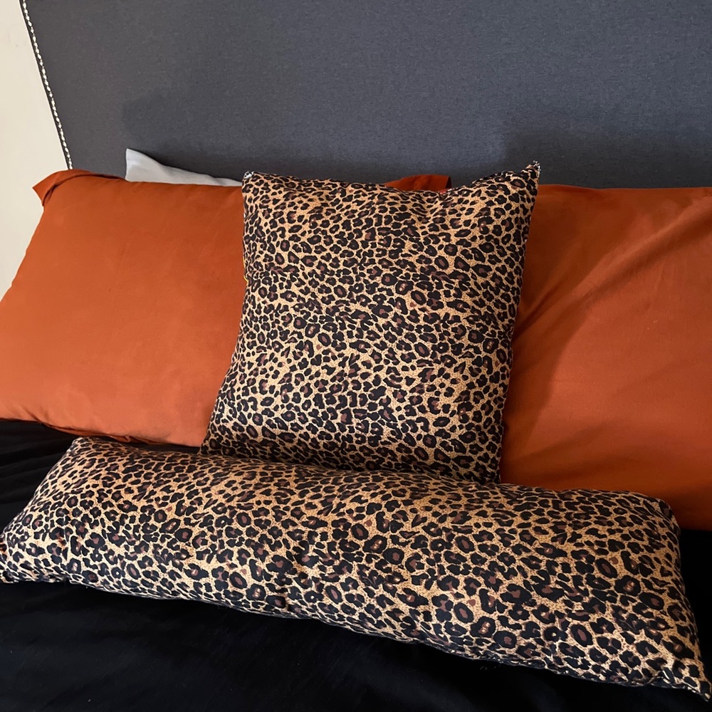 Leopard Print Throw Pillow Set